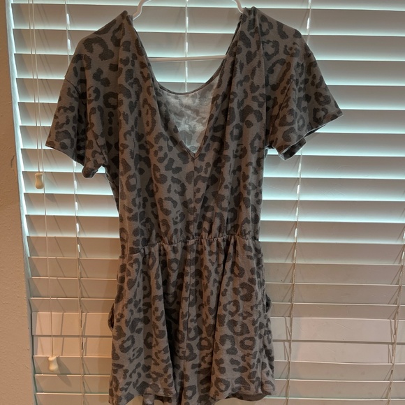 Cheetah Print Romper - Picture 2 of 2